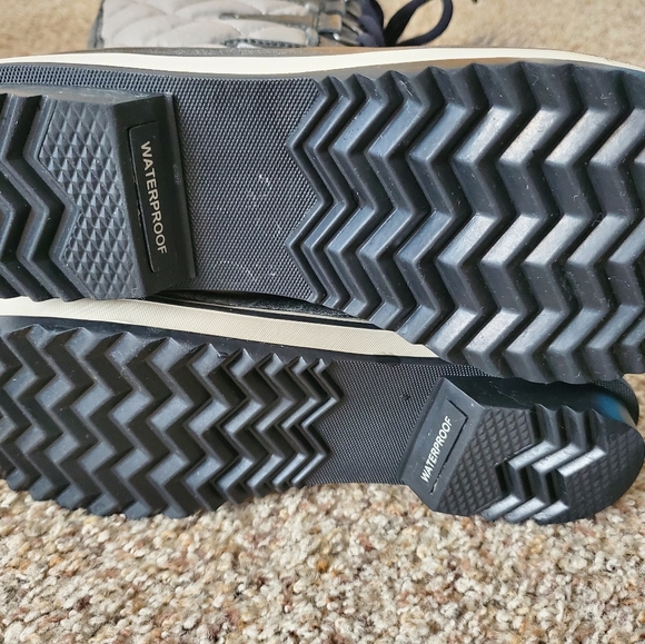 Womens Sorel Snow Boots - Picture 5 of 10